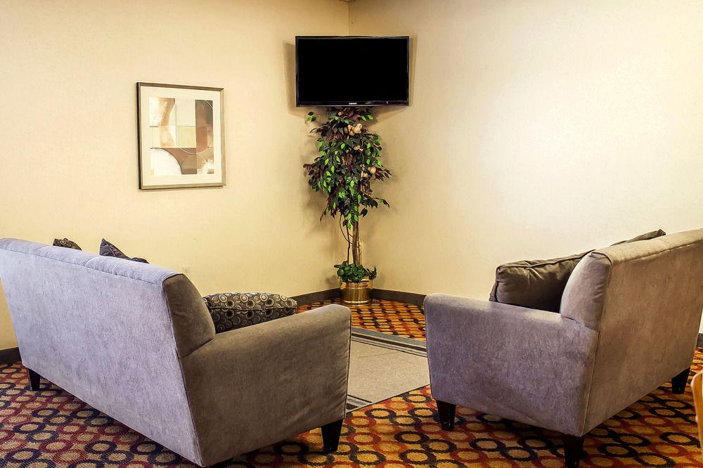 Wilkes-Barre Inn & Suites Exterior photo
