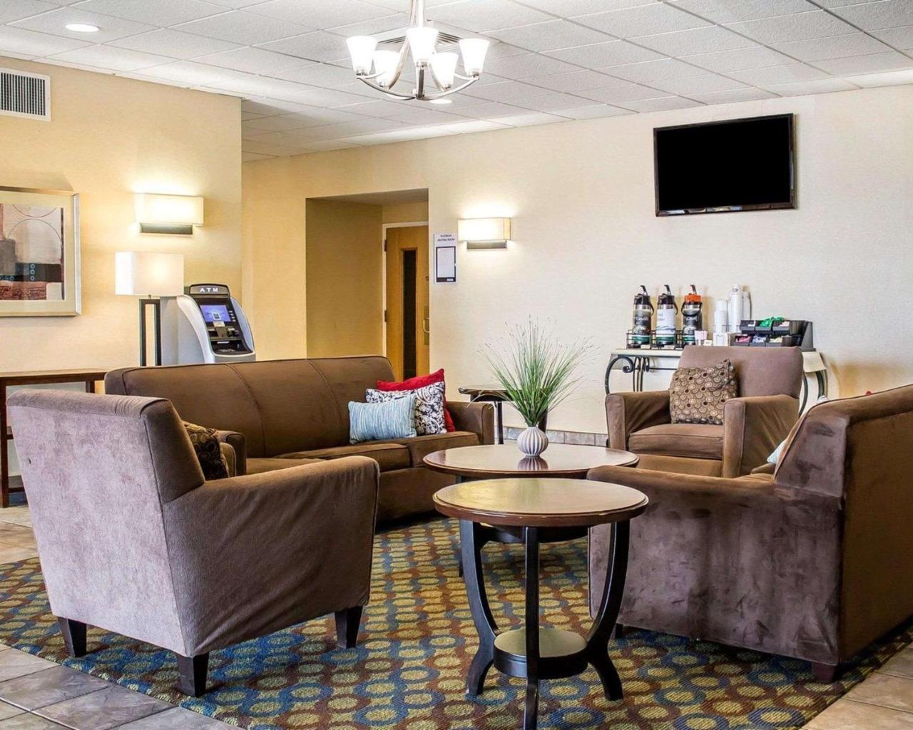 Wilkes-Barre Inn & Suites Exterior photo