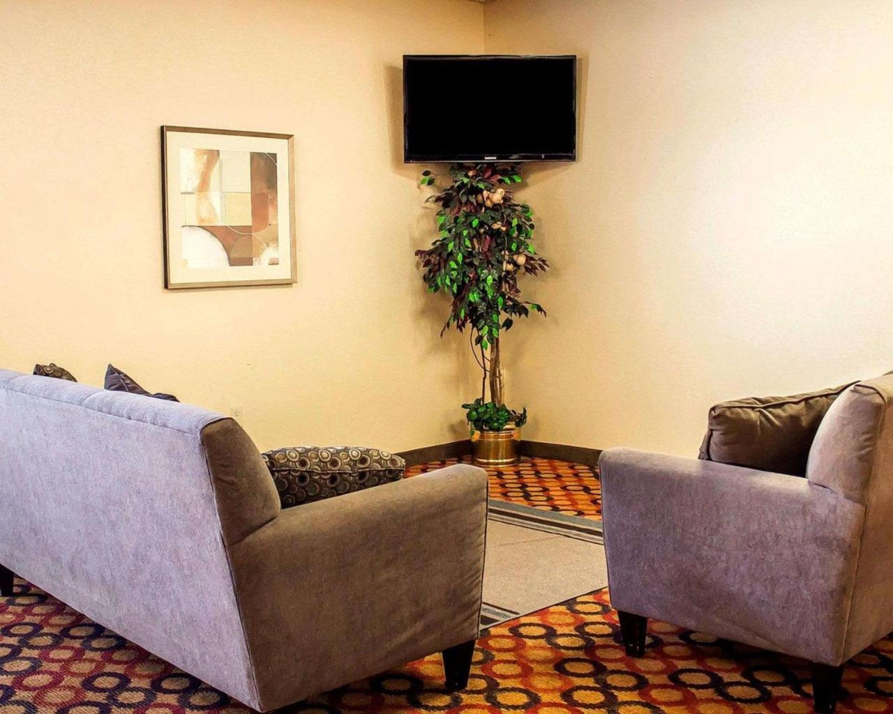 Wilkes-Barre Inn & Suites Exterior photo